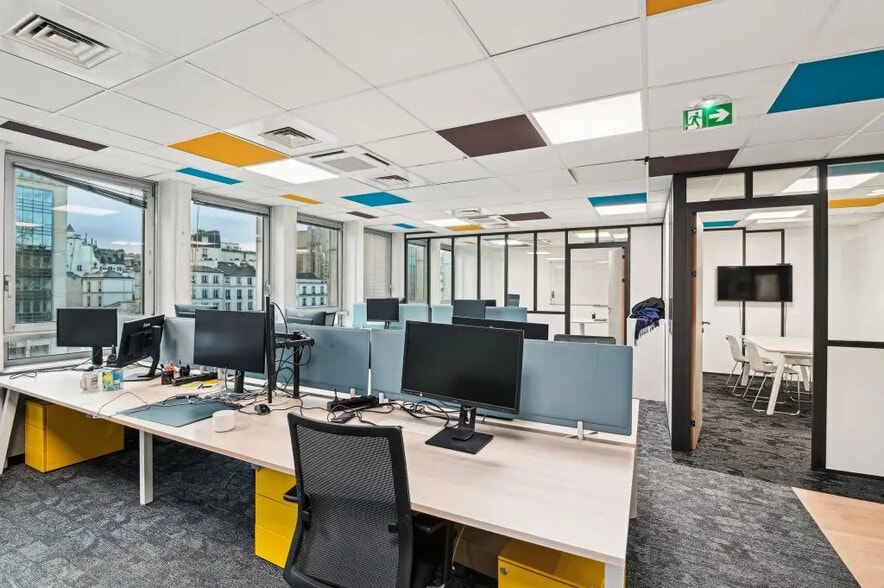 58 Avenue Charles De Gaulle, Neuilly-sur-Seine à louer - Photo de l’immeuble – Image 2 sur 9