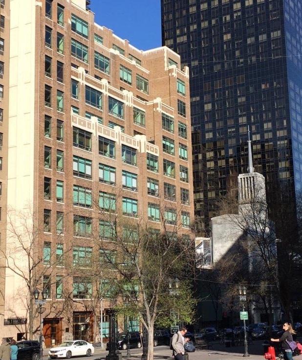 305 E 47th St, New York, NY à louer Photo principale– Image 1 sur 7