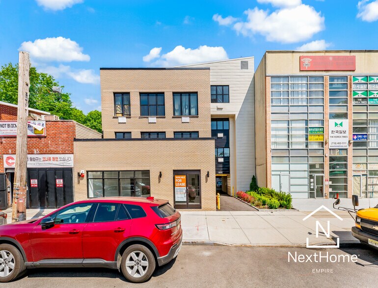 15011 41st Ave, Flushing, NY à louer - Photo de l’immeuble – Image 2 sur 9