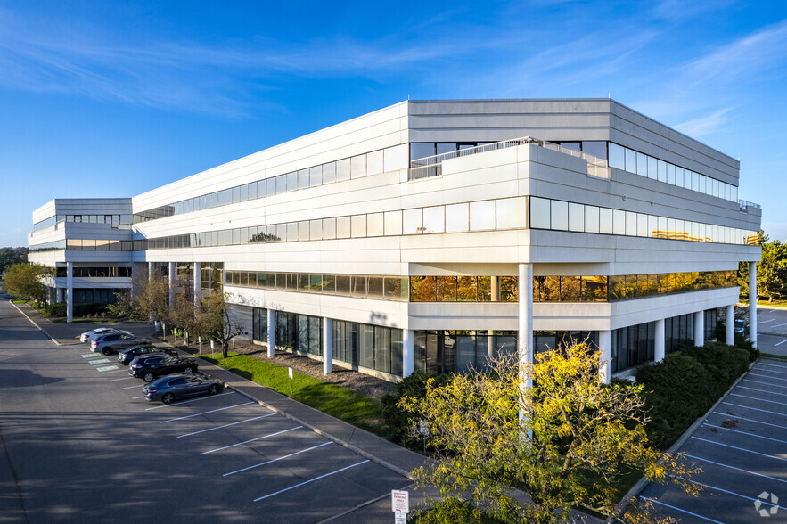 2233 Argentia Rd, Mississauga, ON à louer - Photo principale – Image 1 sur 6