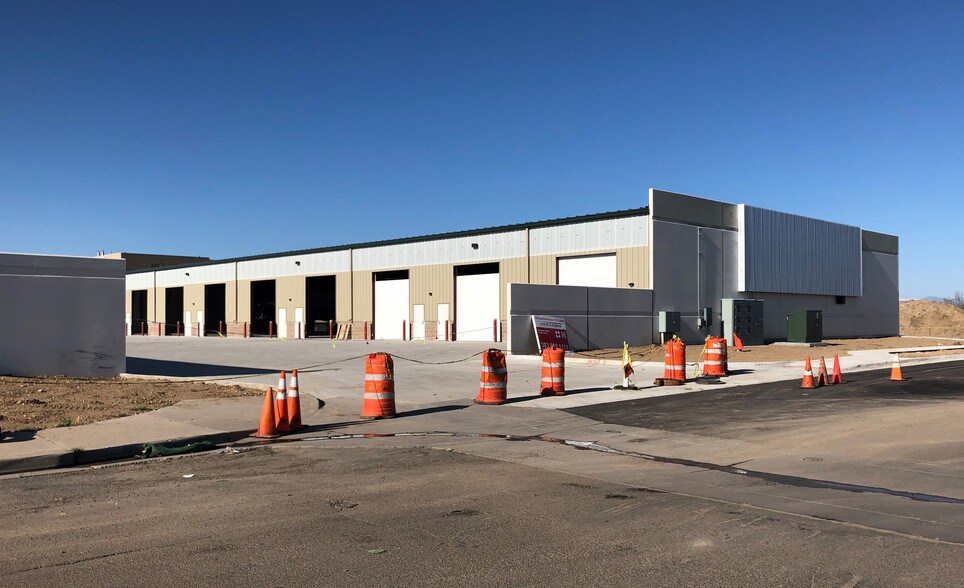 16404-16494 E 2nd Ave, Aurora, CO à louer - Photo de l’immeuble – Image 2 sur 5
