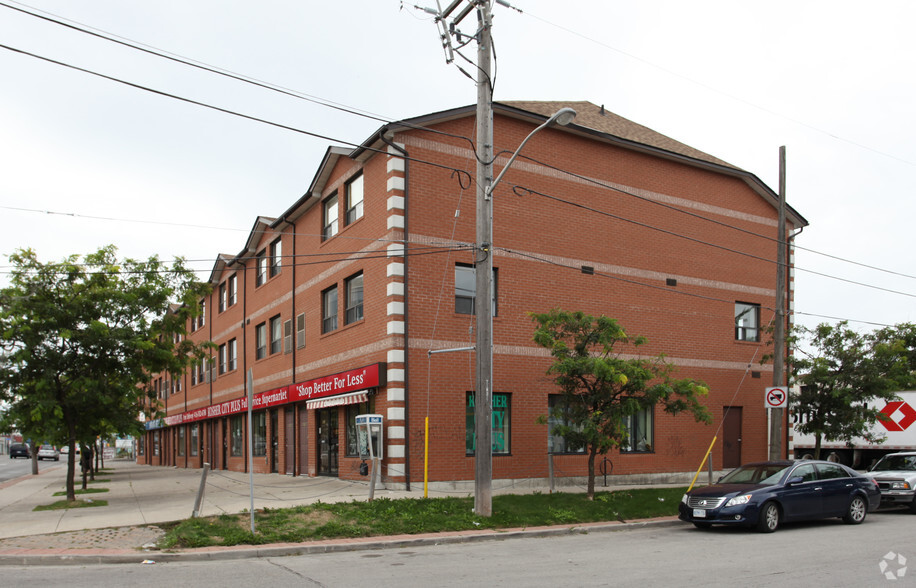 3460 Bathurst St, Toronto, ON à vendre - Photo principale – Image 1 sur 2