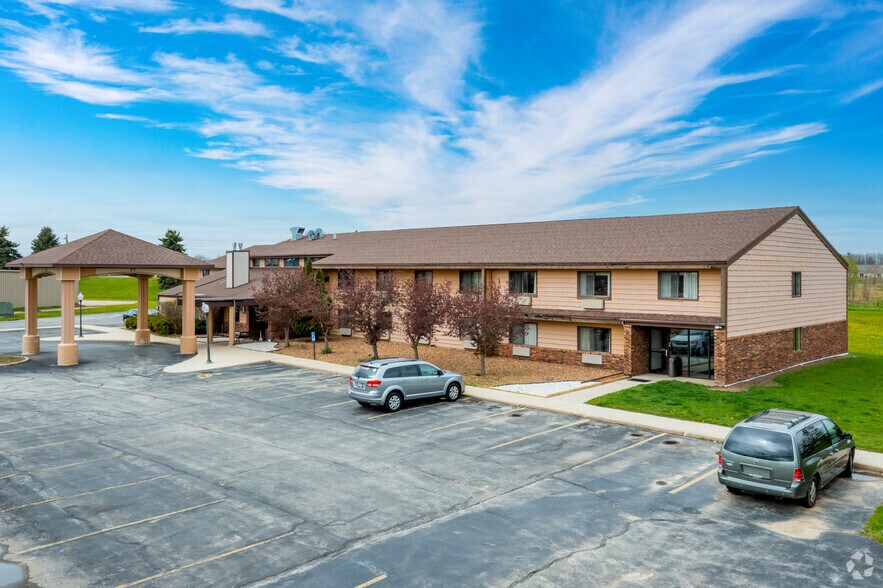 600 N Main St, Sheboygan Falls, WI à louer - Photo principale – Image 1 sur 8
