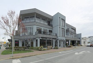 Plus de détails pour 2400 Bevan Ave, Sidney, BC - Local commercial à vendre