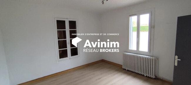 Plus de détails pour Local d'activités à louer