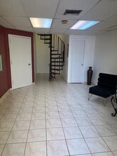 16115 SW 117th Ave, Miami, FL à louer Photo intérieure– Image 2 sur 7