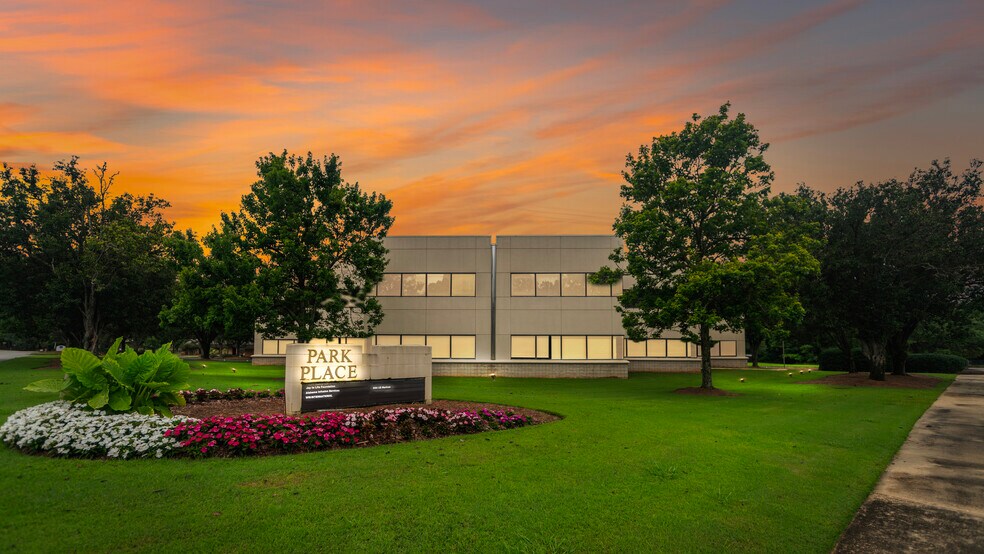 2350 Fairlane Dr, Montgomery, AL à vendre - Photo de l’immeuble – Image 1 sur 11