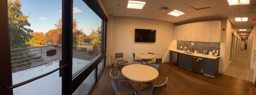 492 Norristown Rd, Blue Bell, PA à vendre - Photo de l’immeuble – Image 2 sur 17