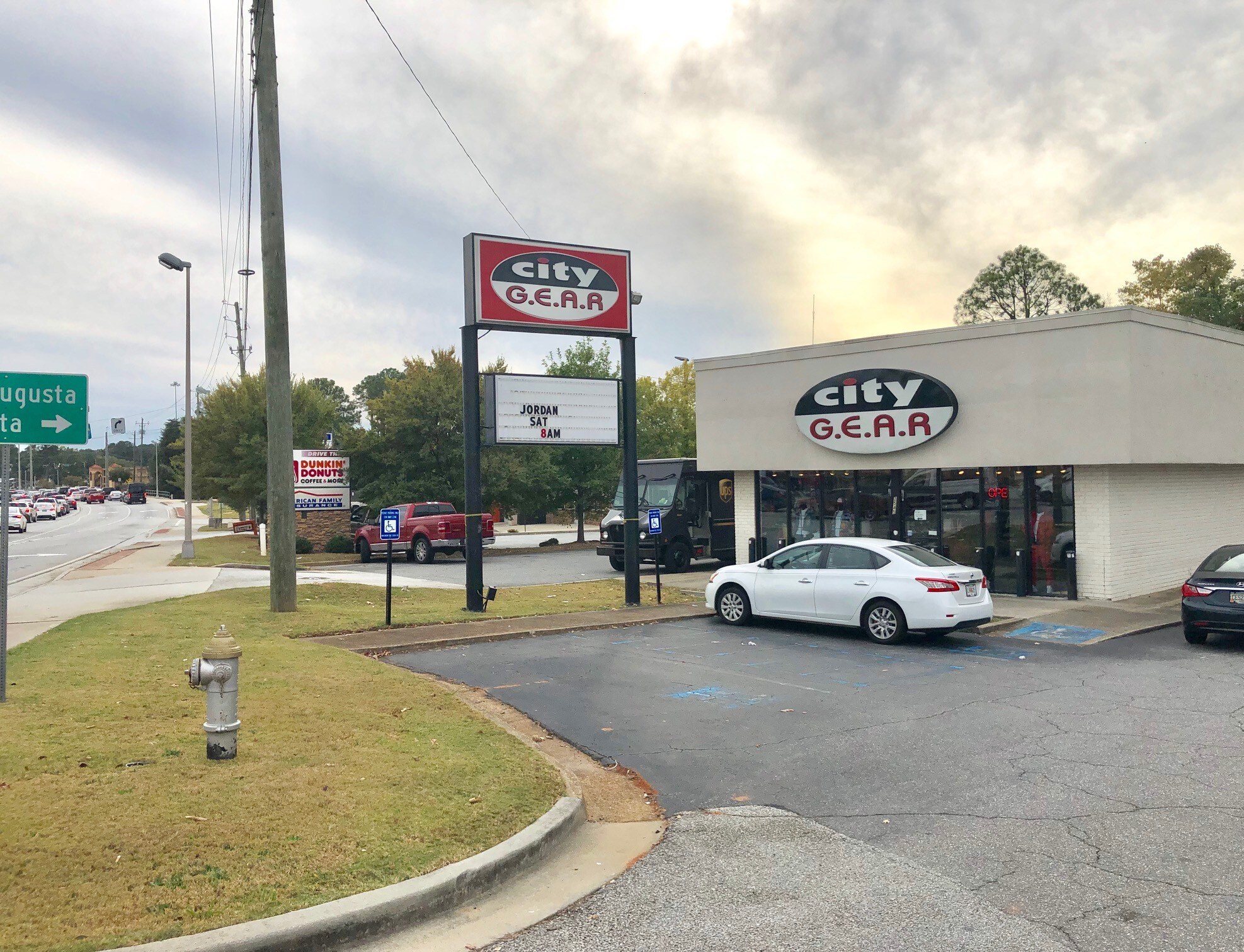 2545 Wesley Chapel Rd, Decatur, GA à louer Photo principale– Image 1 sur 9