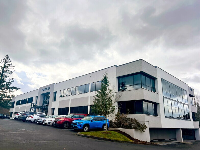 2600 SE 98th Ave, Portland, OR à louer - Photo de l’immeuble – Image 3 sur 19