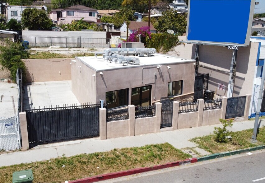 5261 Alhambra Ave, Los Angeles, CA à louer - Photo de l’immeuble – Image 1 sur 9
