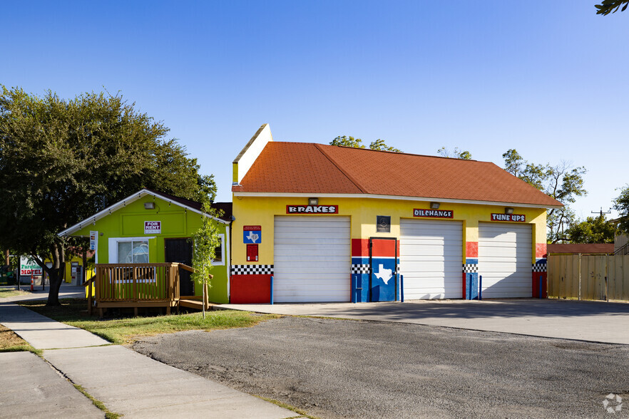 3014 Roosevelt Ave, San Antonio, TX à vendre - Photo de l’immeuble – Image 3 sur 5