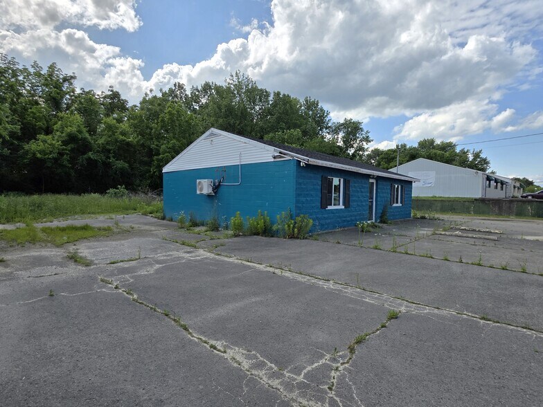 121 Main st, New Haven, KY à vendre - Photo de l’immeuble – Image 3 sur 16