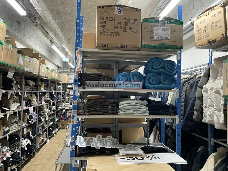 Local commercial dans Villeneuve-Loubet à louer - Photo de l’immeuble – Image 2 sur 5