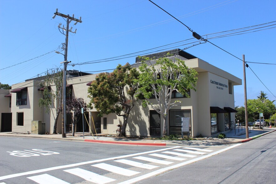 798 Cass St, Monterey, CA à louer - Photo de l’immeuble – Image 2 sur 7