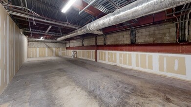 3391 State Route 27, Franklin Park, NJ à louer Numérisation 3D Matterport– Image 2 sur 6