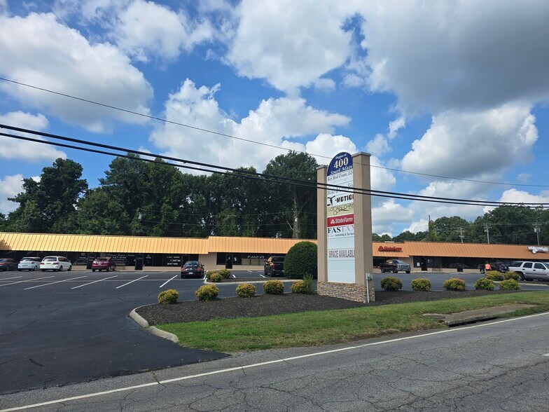 400 S Main St, Mauldin, SC à louer - Photo de l’immeuble – Image 1 sur 4