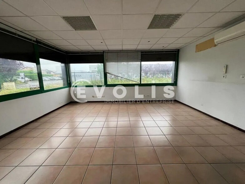 Bureau dans Arnas à louer - Photo de l’immeuble – Image 2 sur 8