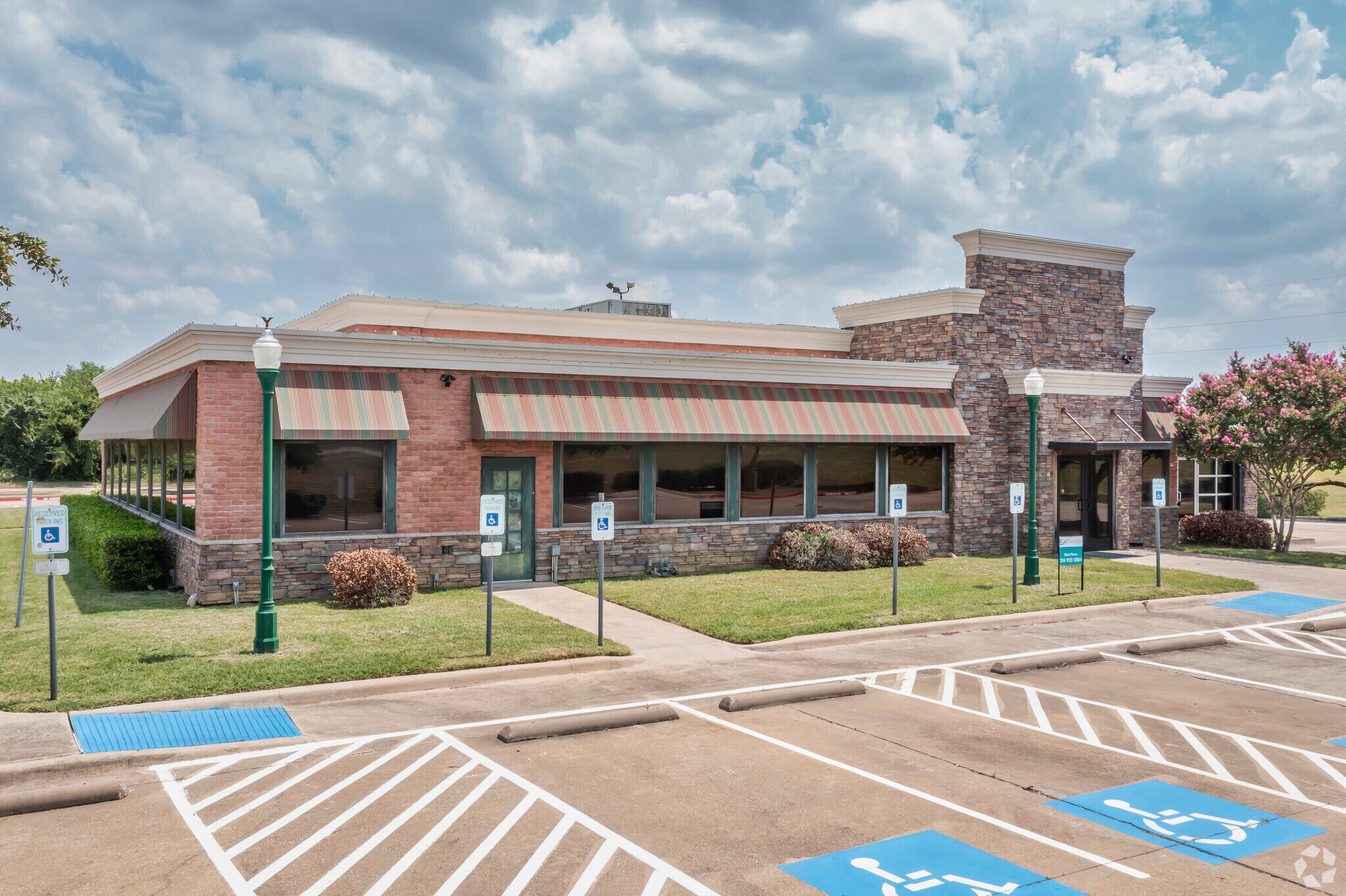 2290 S Stemmons Fwy, Lewisville, TX à vendre Photo principale– Image 1 sur 26