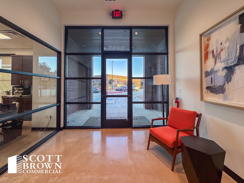 2449 Fort Worth Dr, Denton, TX à louer - Photo intérieure – Image 2 sur 9