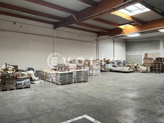 Plus de détails pour 82 Avenue Des Arrivaux, Saint-Quentin-Fallavier - Local d’activités à vendre