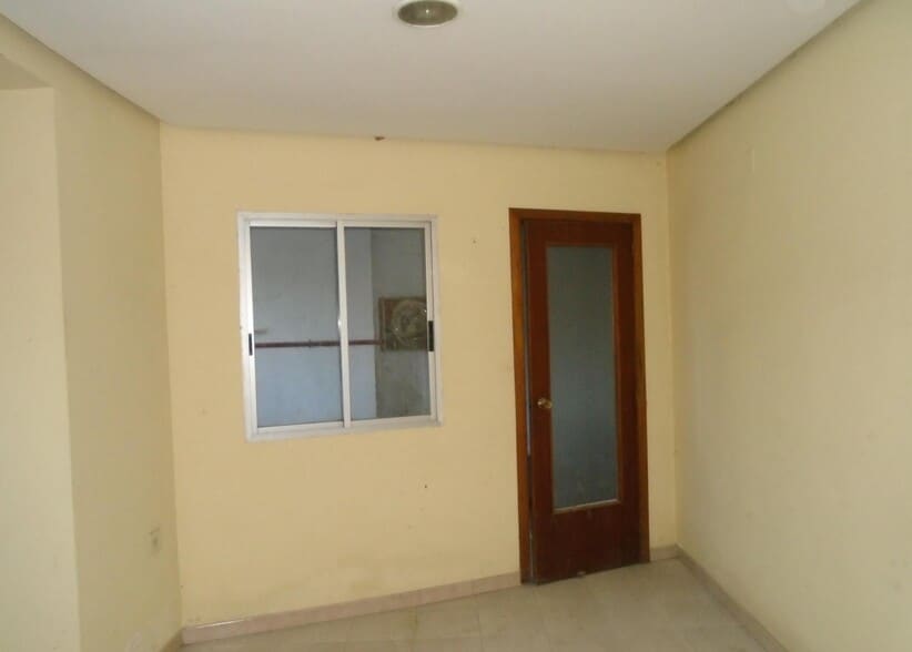 Local commercial dans Sagunto, Valencia à vendre - Photo intérieure – Image 2 sur 10