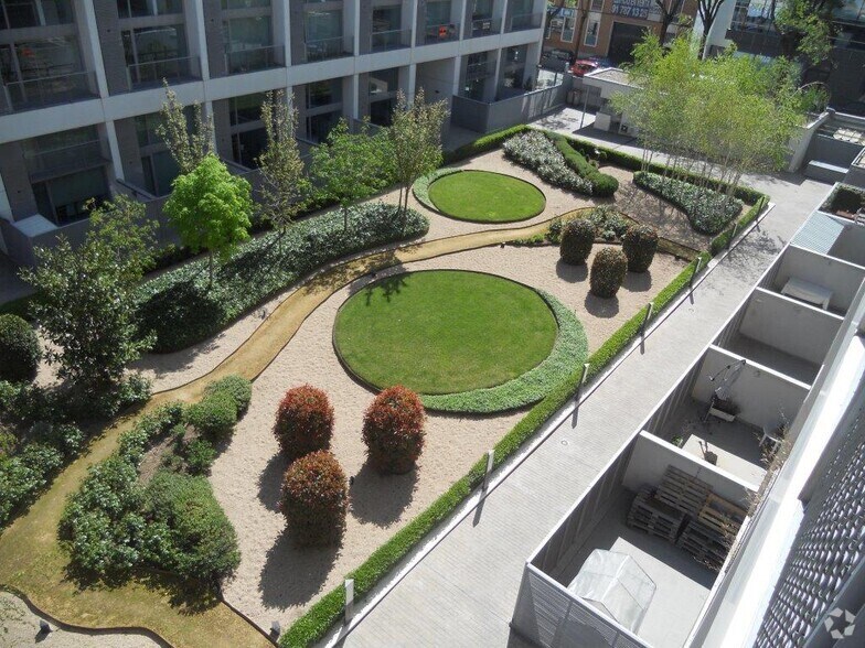 Bureau dans Madrid, Madrid à louer - Photo de l’immeuble – Image 2 sur 2