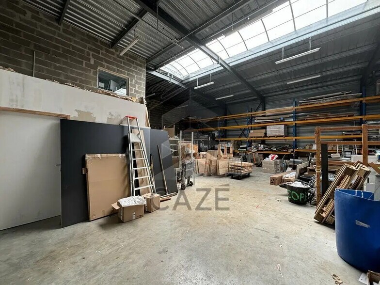 Industriel/Logistique dans Pessac à louer - Photo de l’immeuble – Image 3 sur 8