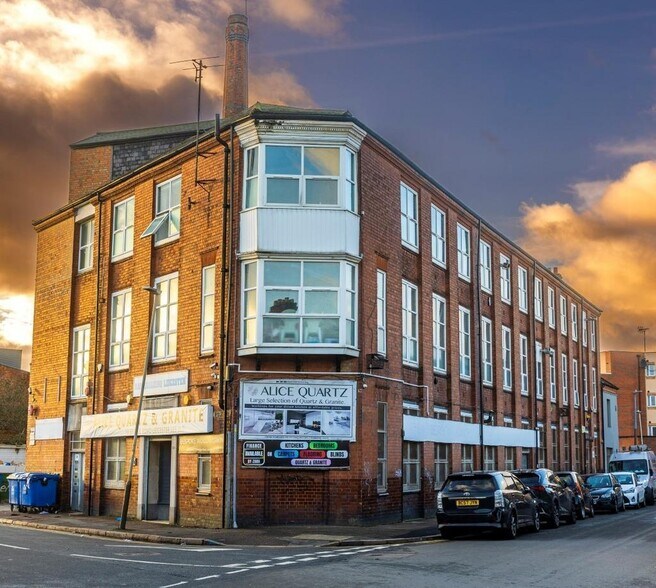 99 Bridge Rd, Leicester à vendre - Photo de l’immeuble – Image 2 sur 13
