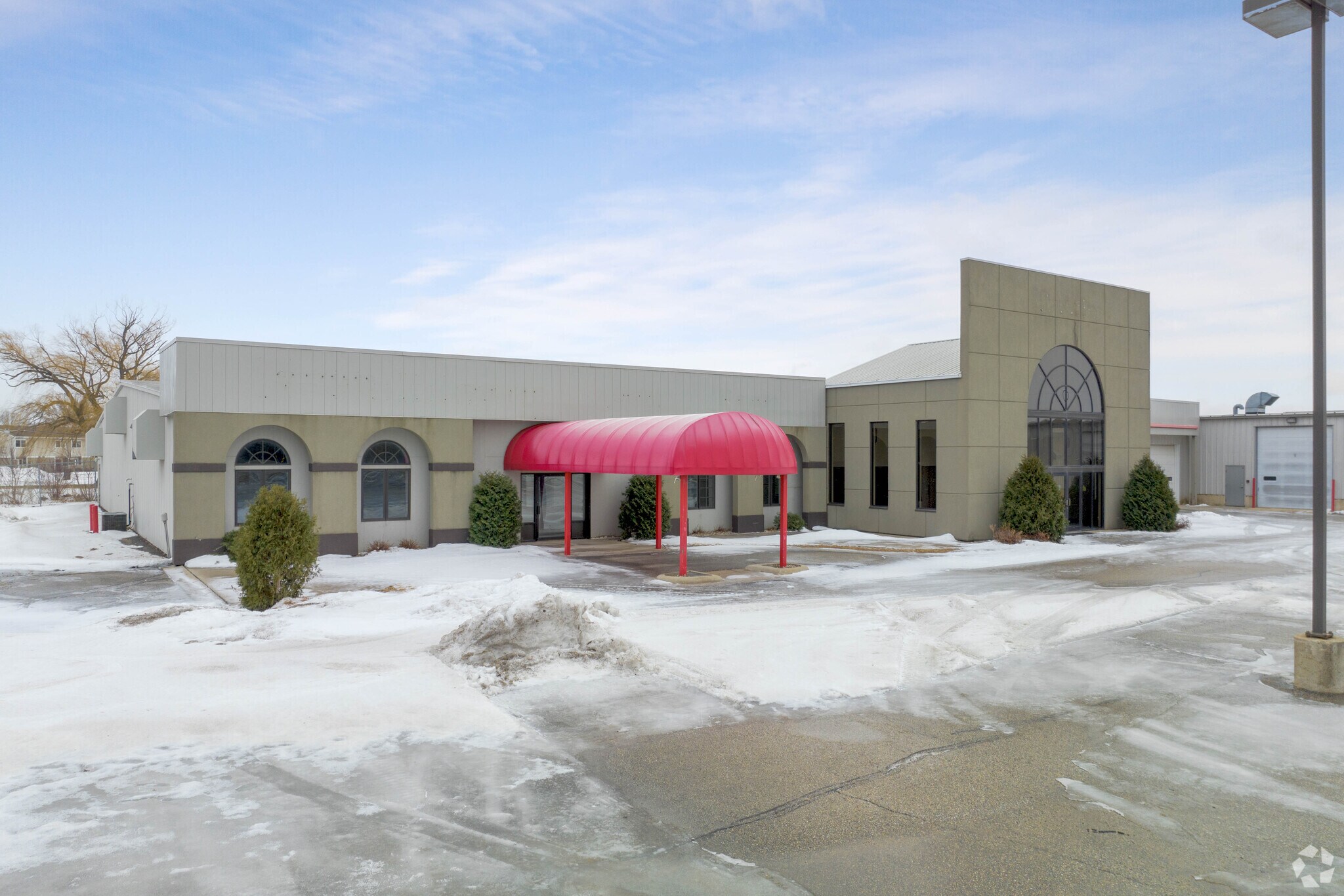 2905 W Oakland Ave, Austin, MN à louer Photo principale– Image 1 sur 18