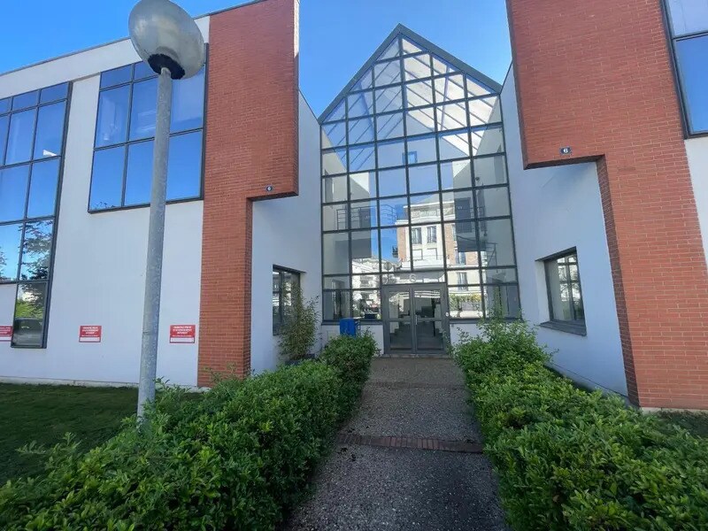 Bureau dans Saint-Gratien à louer Photo de l’immeuble– Image 1 sur 15