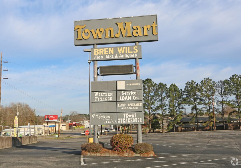 200 Town Mart, Clanton, AL à vendre - Photo de l’immeuble – Image 3 sur 3