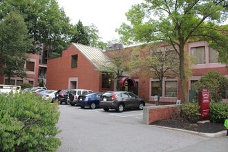 637-651 Washington St, Brookline, MA à louer Photo de l’immeuble– Image 2 sur 3