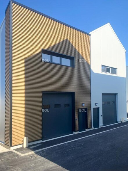 Local d’activités dans Bagnolet à louer - Photo de l’immeuble – Image 2 sur 10