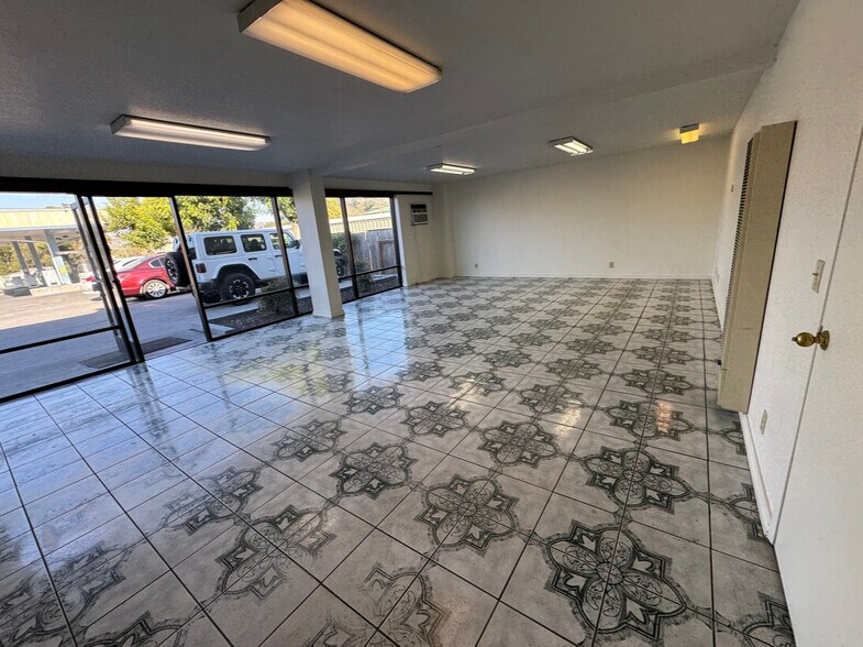9100 El Camino Real, Atascadero, CA à louer - Photo de l’immeuble – Image 3 sur 32