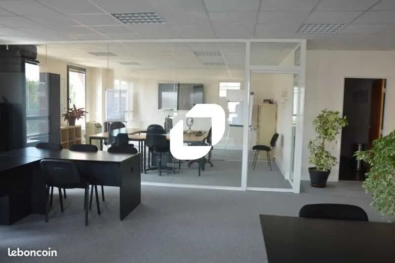 Bureau dans Croissy-sur-Seine à louer - Photo de l’immeuble – Image 3 sur 4