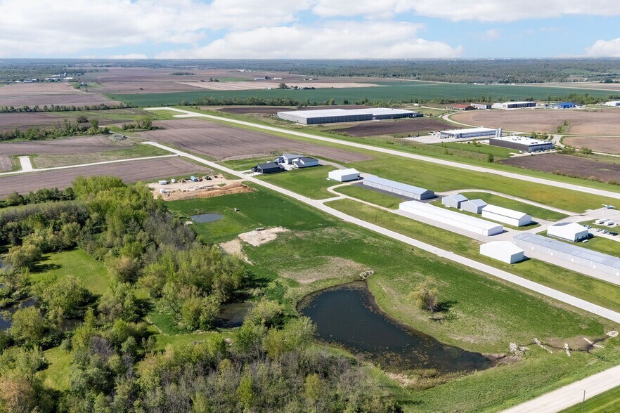 530 Aircom Dr, Marion, IA à vendre - Photo de l’immeuble – Image 3 sur 16