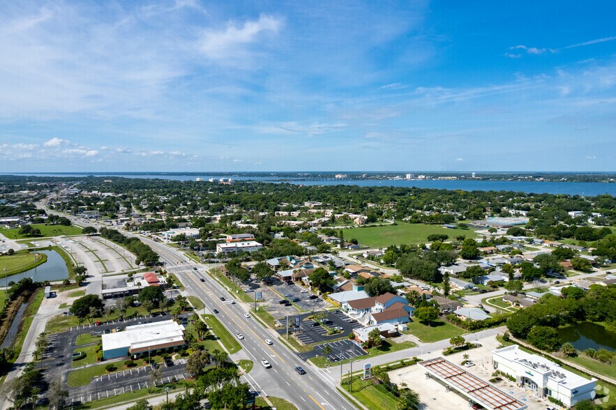 1351 N Courtenay Pky, Merritt Island, FL à vendre - Aérien – Image 2 sur 6