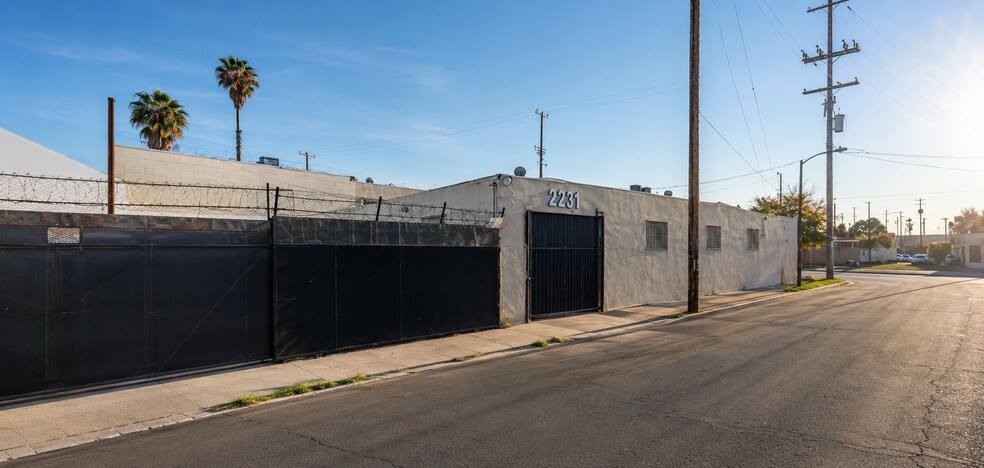 2231 Long Beach Ave, Los Angeles, CA à vendre - Photo de l’immeuble – Image 1 sur 6