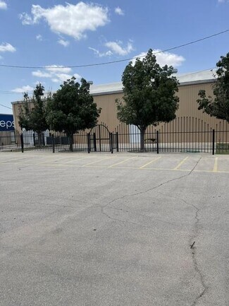 Plus de détails pour 7521 W University Blvd, Odessa, TX - Spécialisé à vendre