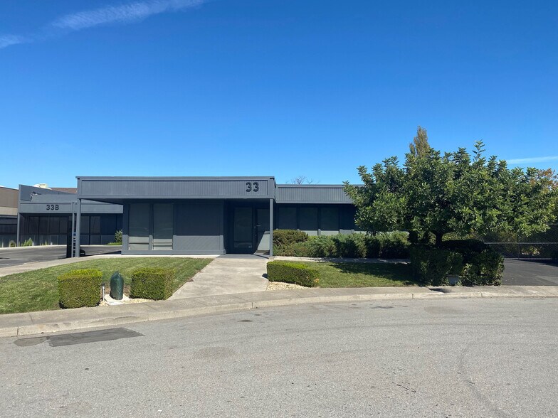 33 Commercial Blvd, Novato, CA à vendre - Photo de l’immeuble – Image 1 sur 9