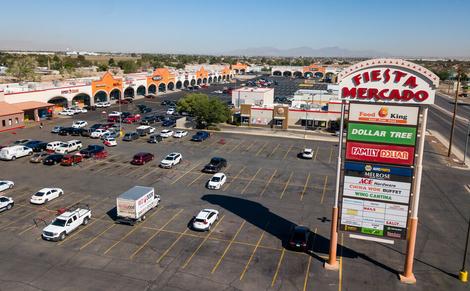 Fiesta Mercado Shopping Center portefeuille de 6 biens à vendre sur LoopNet.fr - Photo de l’immeuble – Image 1 sur 19