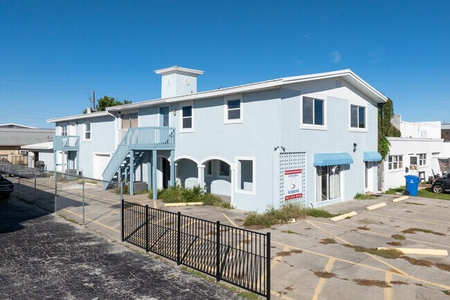 Plus de détails pour 236 Grove St S, Venice, FL - Local commercial aux enchères