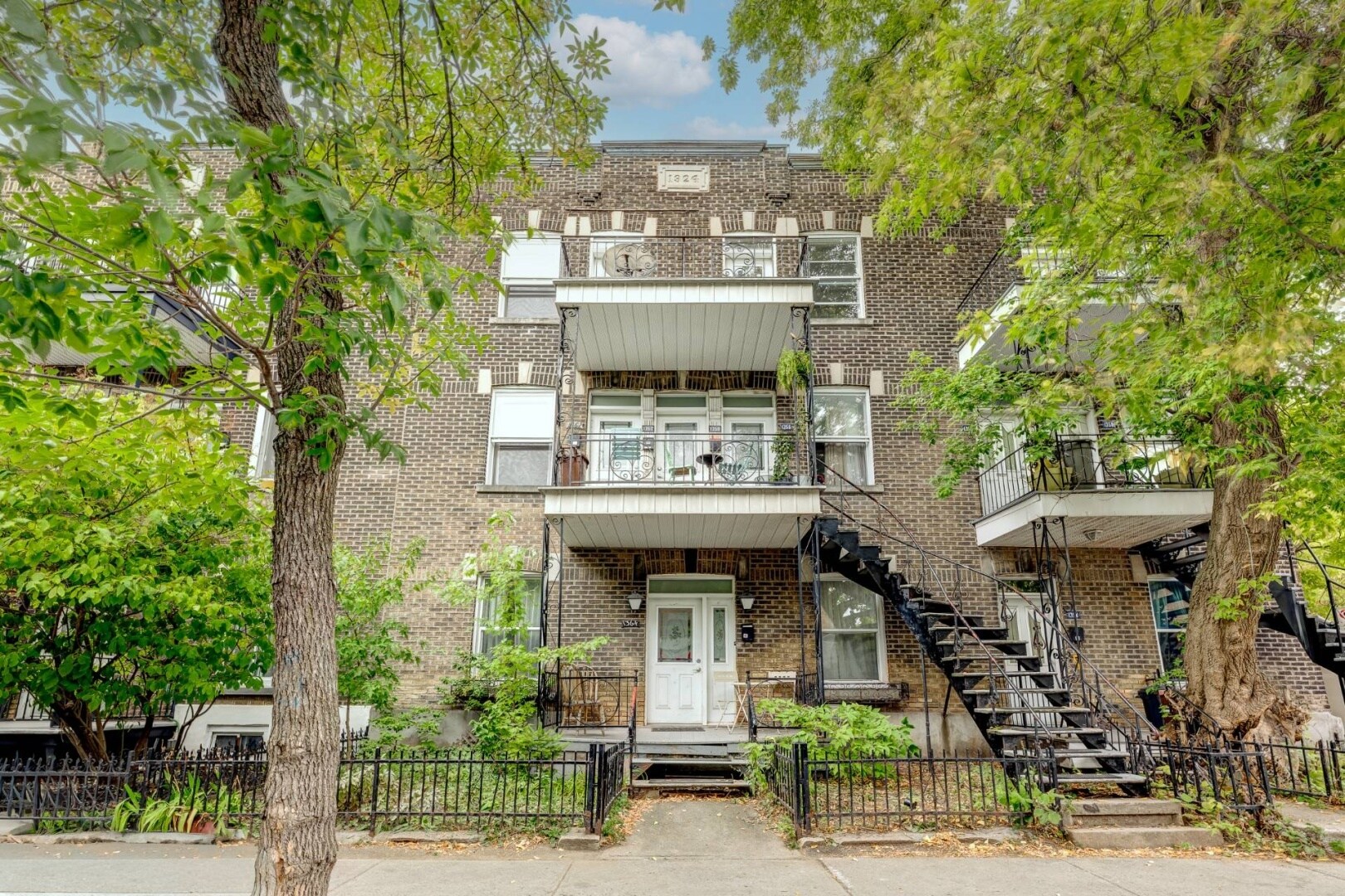 1356-1364 Av Laurier E, Montréal, QC à vendre Photo de l’immeuble– Image 1 sur 21