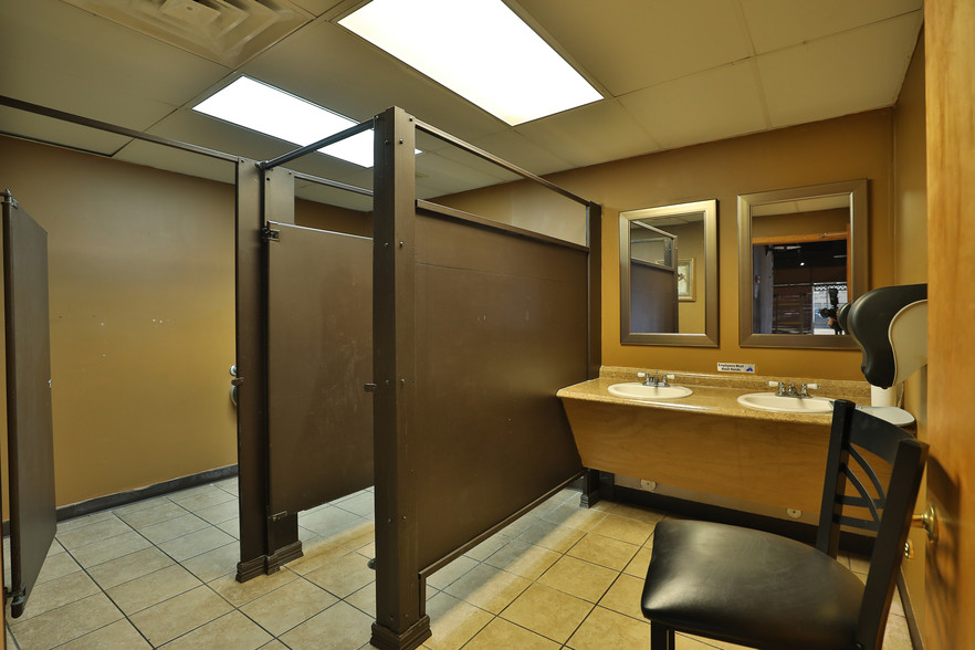 1001-1023 S Broadway St, La Porte, TX à louer - Photo intérieure – Image 3 sur 8