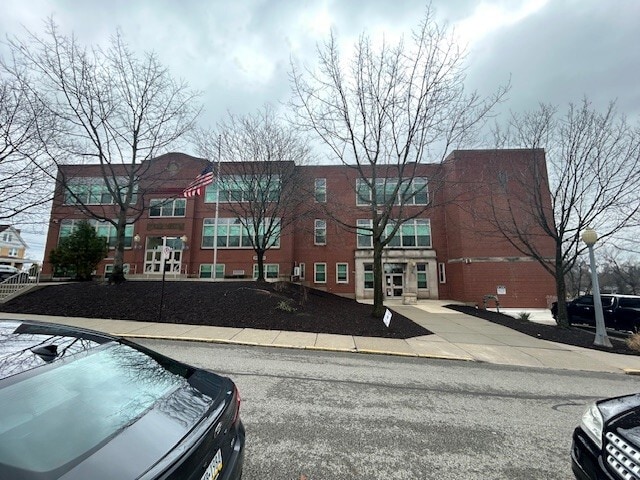 3809 Dalewood St, Brentwood, PA à vendre - Photo de l’immeuble – Image 1 sur 6
