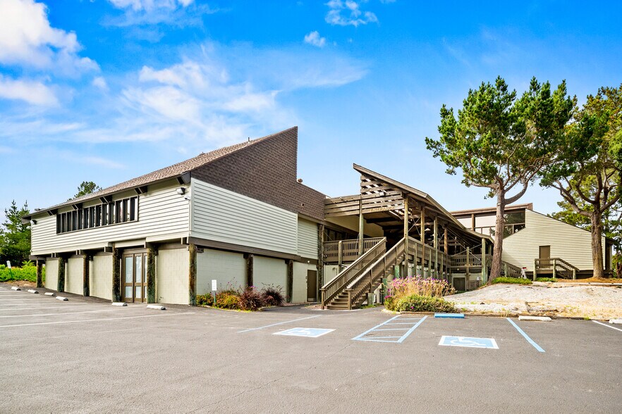 46 Garden Ct, Monterey, CA à vendre - Photo de l’immeuble – Image 2 sur 26