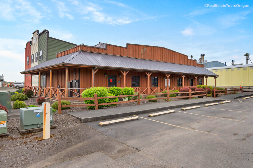10791 Oak St NE, Donald, OR à vendre - Photo de l’immeuble – Image 3 sur 45