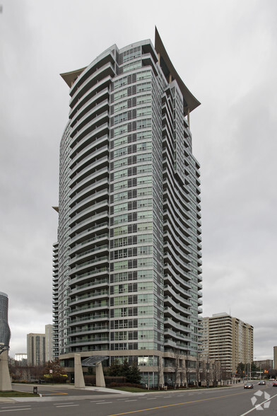 1 Elm Dr W, Mississauga, ON à vendre - Photo principale – Image 1 sur 5