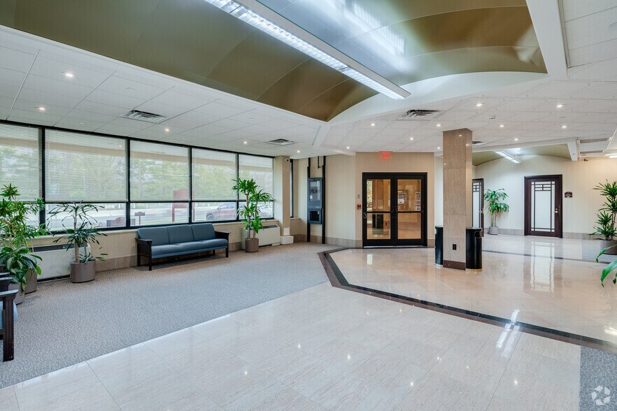 2201 Rt 38, Cherry Hill, NJ à louer - Photo de l’immeuble – Image 2 sur 7